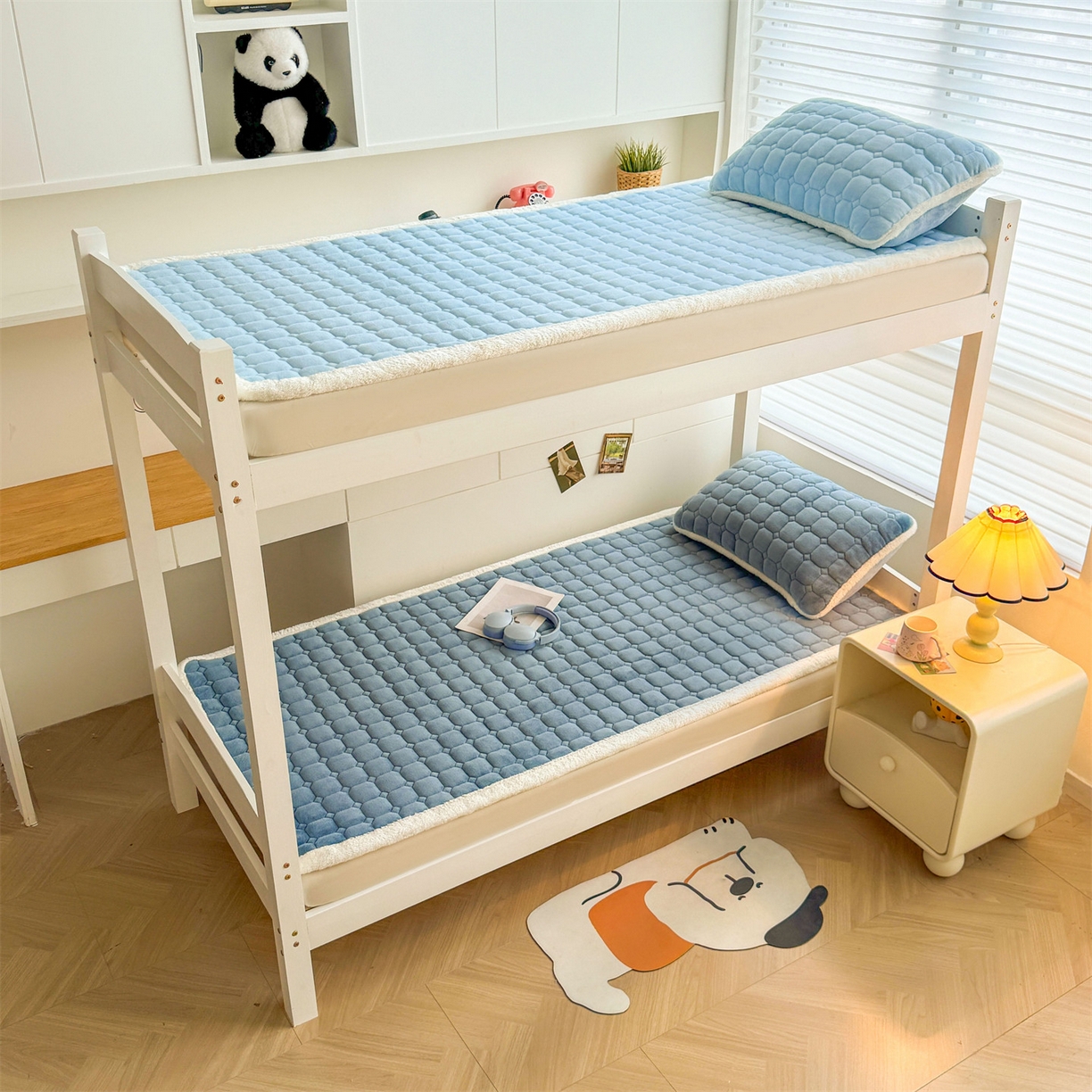 91家纺网 家纺一手货源 找家纺 雯豆家纺 【加厚款】2025新款牛奶绒床褥纯色学生宿舍床垫子 牛奶绒床褥-碧海蓝【加厚款】