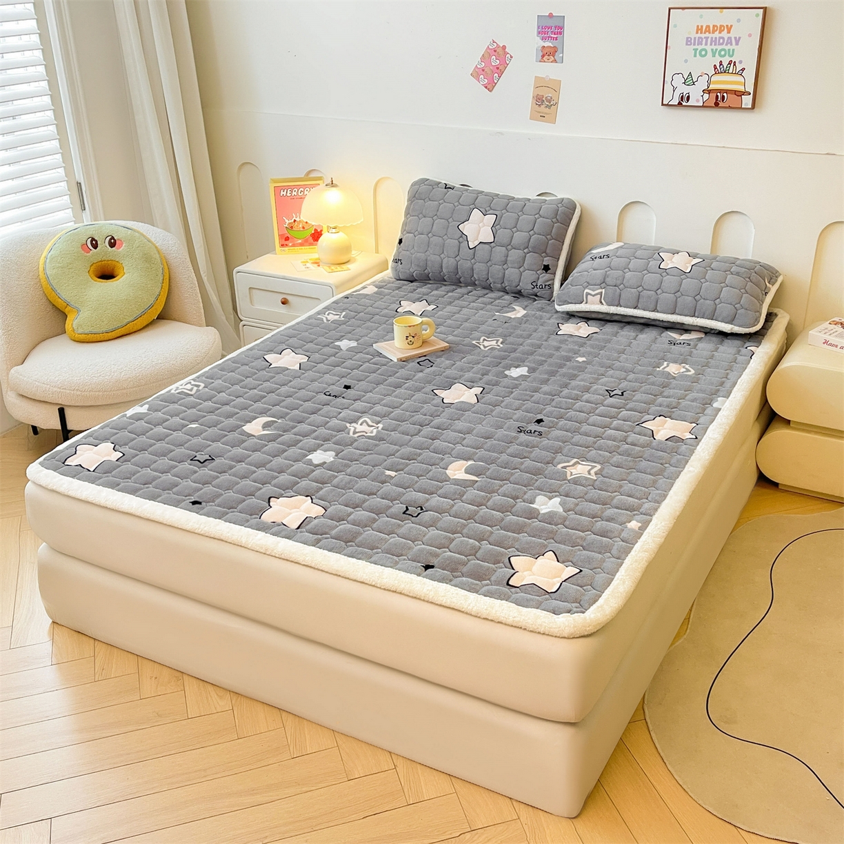 91家纺网 家纺一手货源 找家纺 雯豆家纺 【加厚款】2025新款牛奶绒床垫床护垫印花小清新床褥床垫子 牛奶绒床褥-满天星【加厚款】