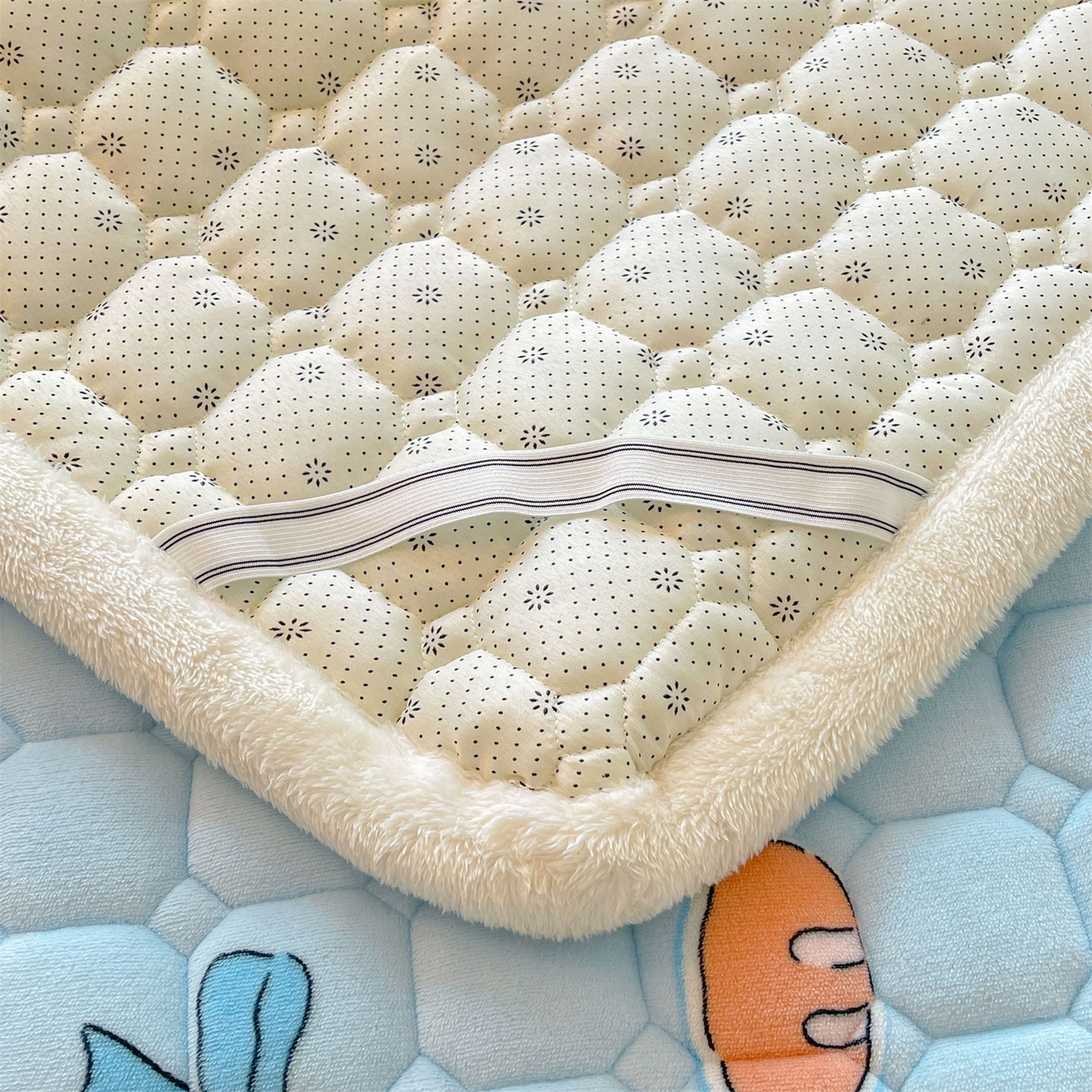 91家纺网 家纺一手货源 找家纺 雯豆家纺 【加厚款】2025新款牛奶绒床垫床护垫印花小清新床褥床垫子 牛奶绒床褥-趴趴熊【加厚款】