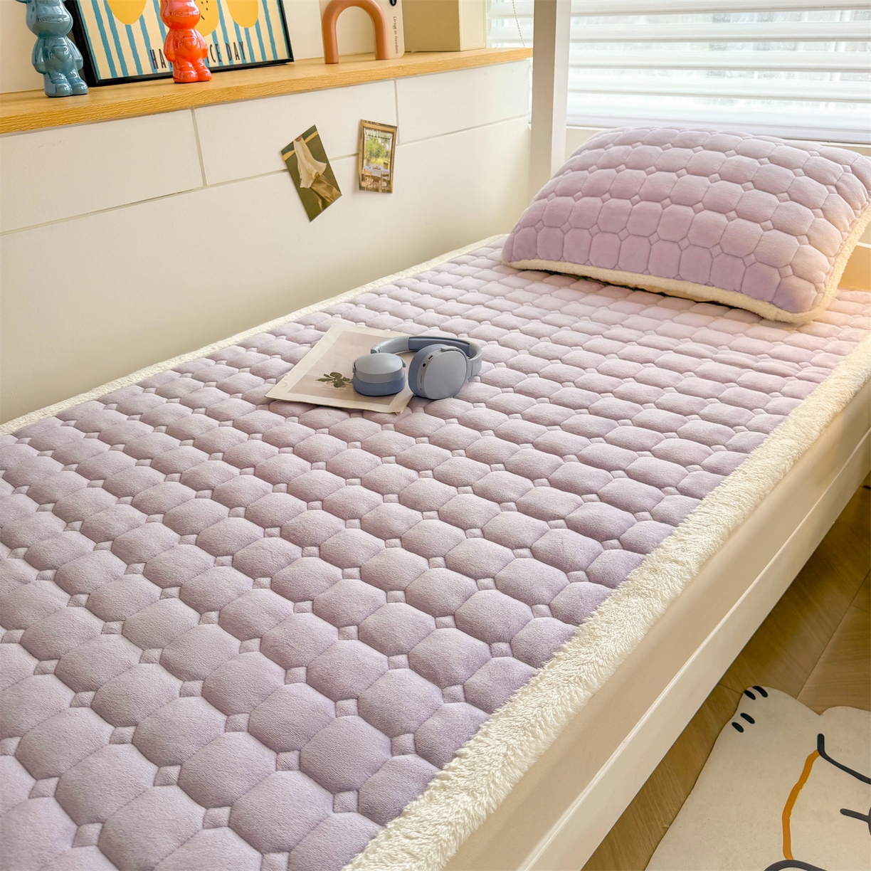 91家纺网 家纺一手货源 找家纺 雯豆家纺 【加厚款】2025新款牛奶绒床褥纯色学生宿舍床垫子 牛奶绒床褥-雪青【加厚款】