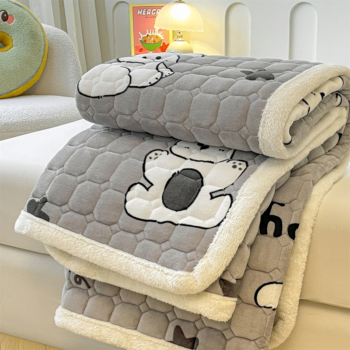 91家纺网 家纺一手货源 找家纺 雯豆家纺 【加厚款】2025新款牛奶绒床垫床护垫印花小清新床褥床垫子 牛奶绒床褥-皮皮狗【加厚款】