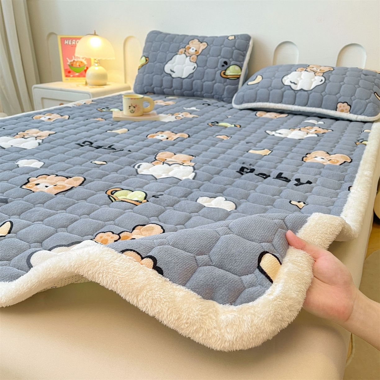 雯豆家纺 【加厚款】2025新款牛奶绒床垫床护垫印花小清新床褥床垫子 牛奶绒床褥-云朵熊【加厚款】