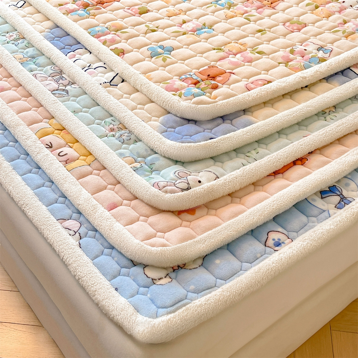 91家纺网 家纺一手货源 找家纺 雯豆家纺 【加厚款】2025新款牛奶绒床垫床护垫印花小清新床褥床垫子 组合