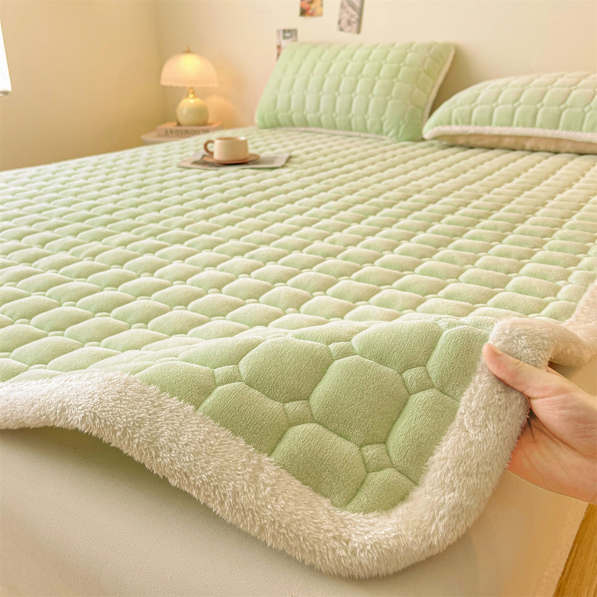 91家纺网 家纺一手货源 找家纺 （总）雯豆家纺 【加厚款】2025秋冬新款牛奶绒纯色床褥床垫床护垫子