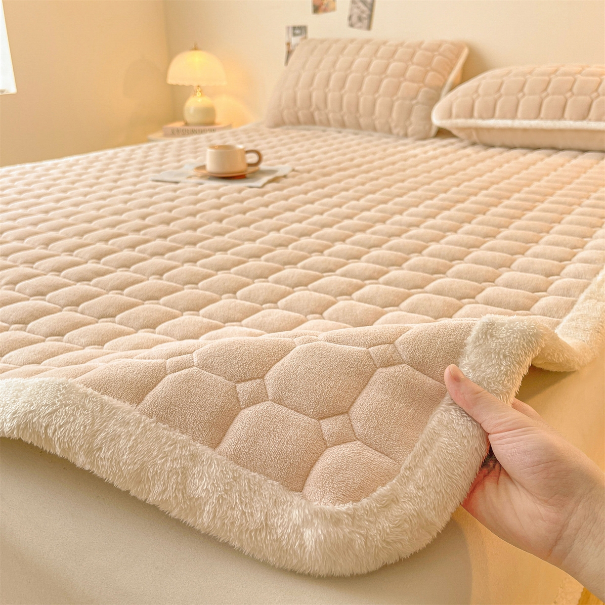 91家纺网 家纺一手货源 找家纺 （总）雯豆家纺 【加厚款】2025秋冬新款牛奶绒纯色床褥床垫床护垫子