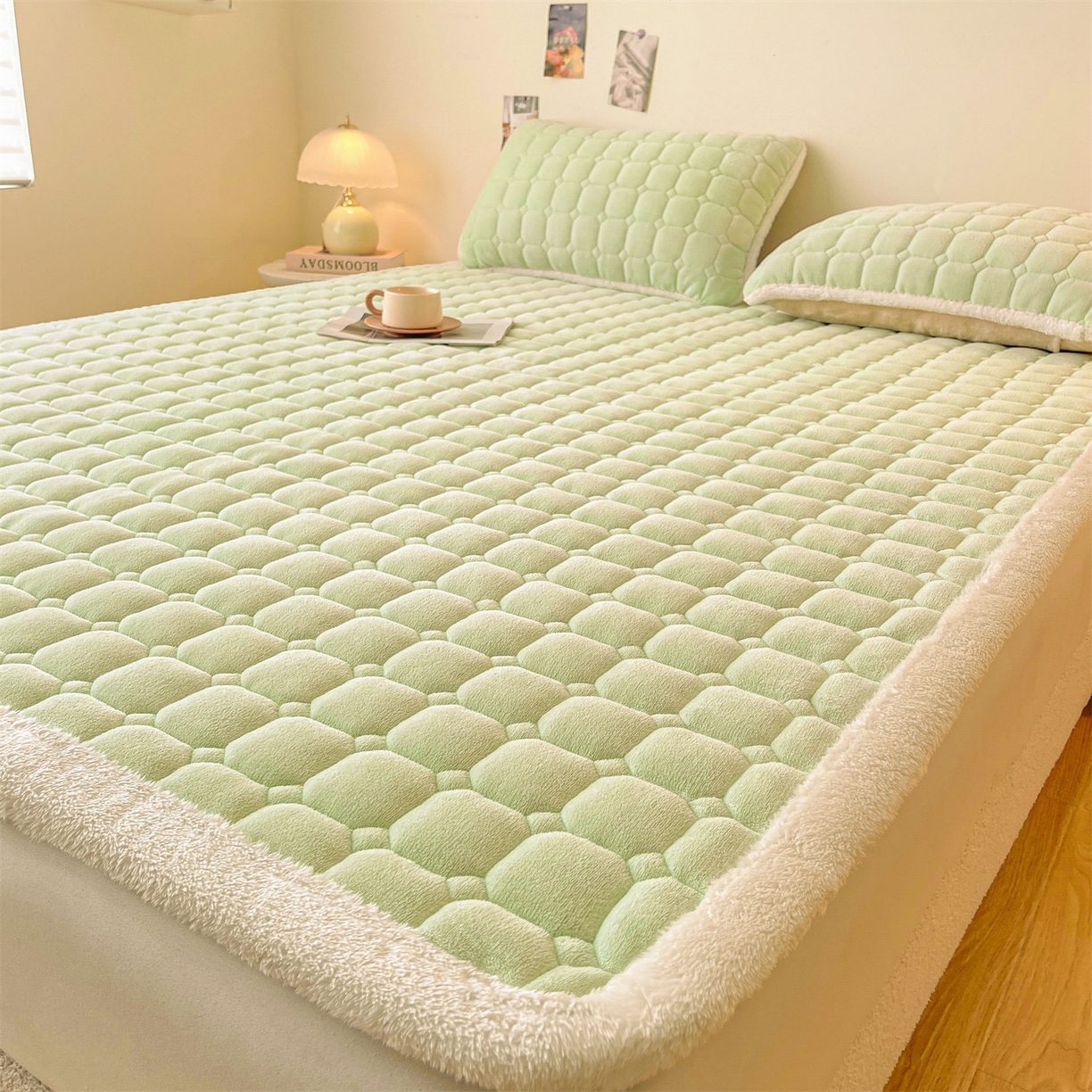 91家纺网 家纺一手货源 找家纺 雯豆家纺 【加厚款】2025秋冬新款牛奶绒纯色床褥床垫床护垫子 牛奶绒床褥-薄荷绿【加厚款】