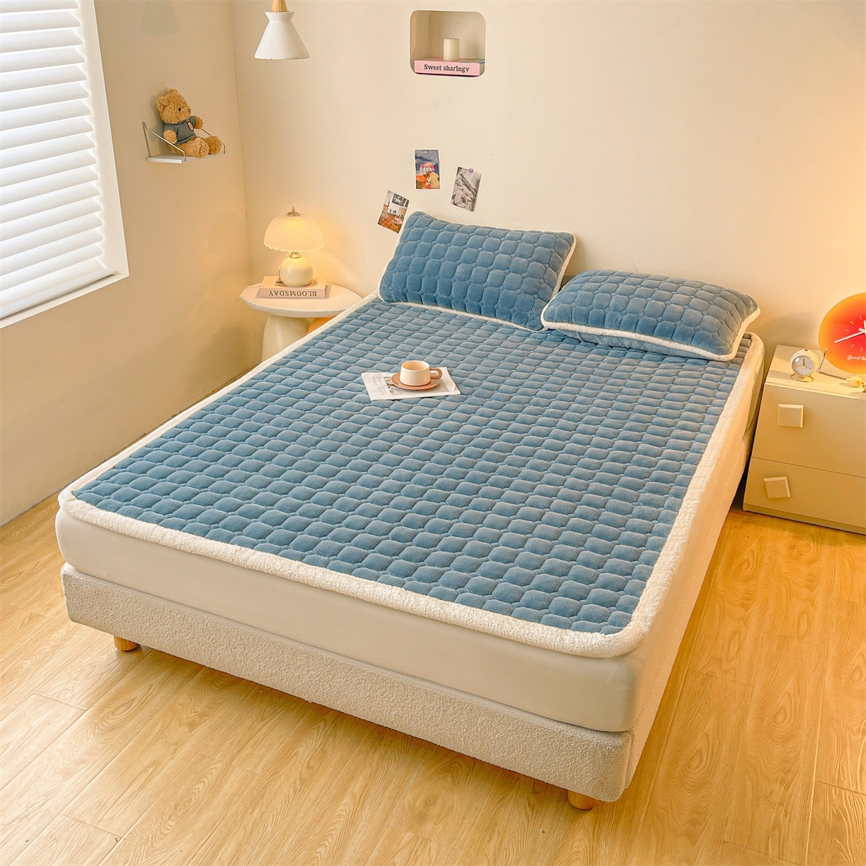 91家纺网 家纺一手货源 找家纺 雯豆家纺 【加厚款】2025秋冬新款牛奶绒纯色床褥床垫床护垫子 牛奶绒床褥-碧海蓝【加厚款】