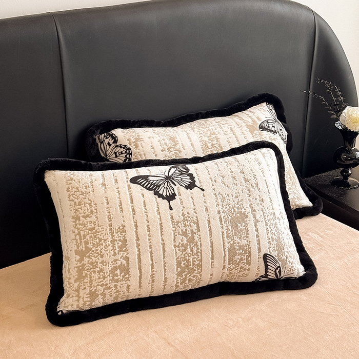 91家纺网 家纺一手货源 找家纺 卡罗兰 2025新款雕花牛奶绒兔毛包边四件套 蝴蝶-卡其