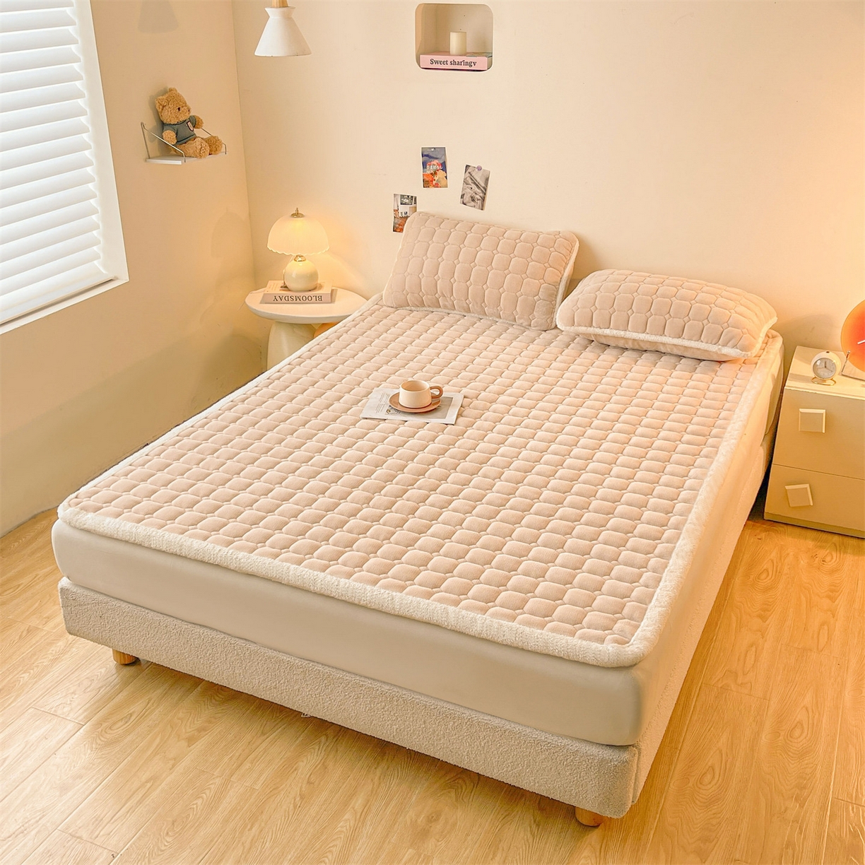 91家纺网 家纺一手货源 找家纺 雯豆家纺 【加厚款】2025秋冬新款牛奶绒纯色床褥床垫床护垫子 牛奶绒床褥-山茶杏【加厚款】