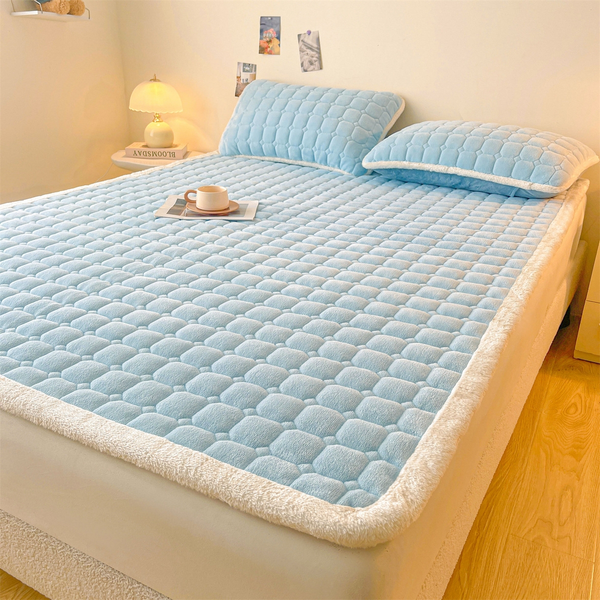 91家纺网 家纺一手货源 找家纺 雯豆家纺 【加厚款】2025秋冬新款牛奶绒纯色床褥床垫床护垫子 牛奶绒床褥-天蓝【加厚款】