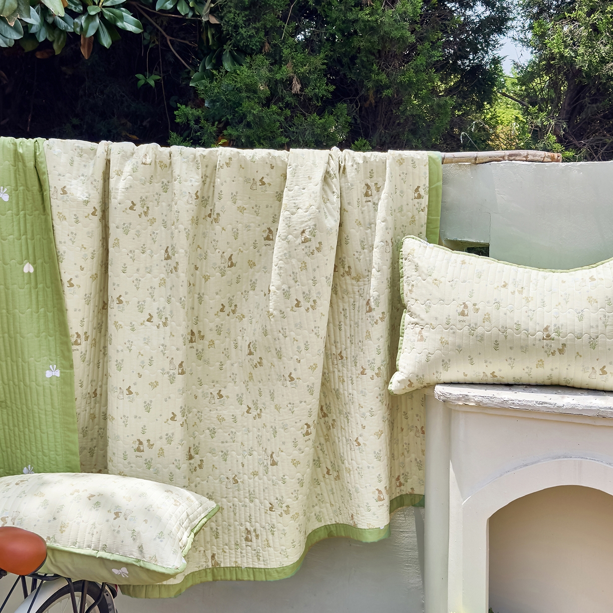 91家纺网 家纺一手货源 找家纺 暖萌 2025新款A类双棉100%全棉13372印花床盖系列 春日奇迹