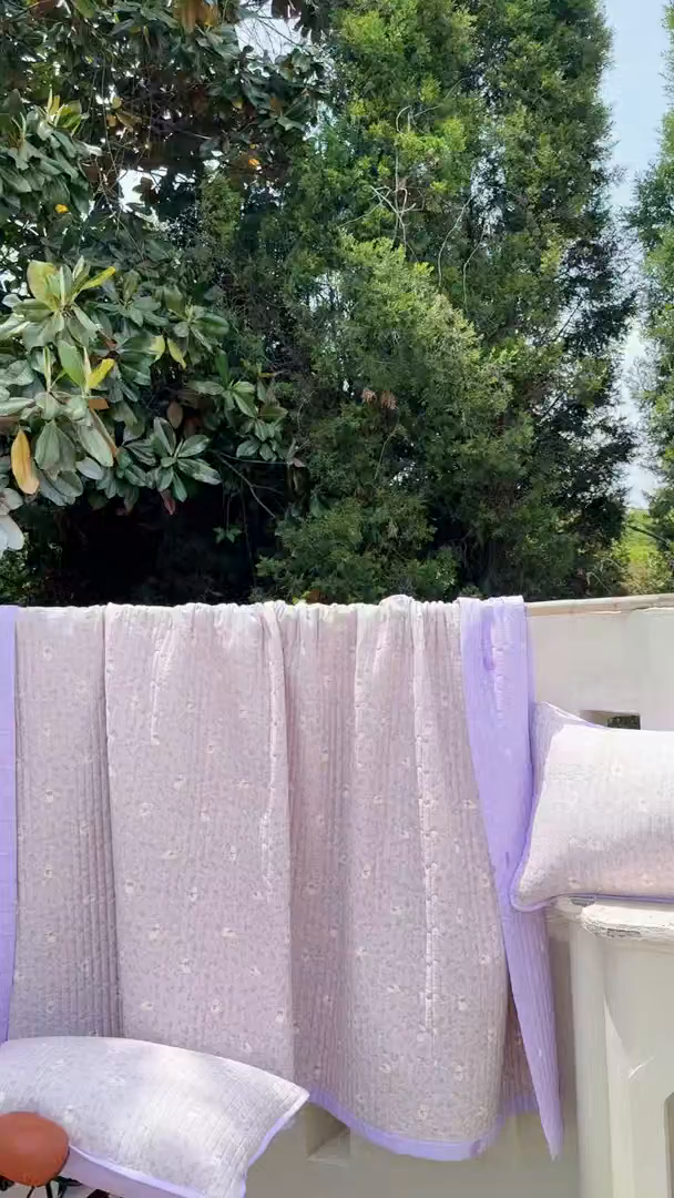 91家纺网 家纺一手货源 找家纺 暖萌 2025新款A类双棉100%全棉13372印花床盖系列 摩伊