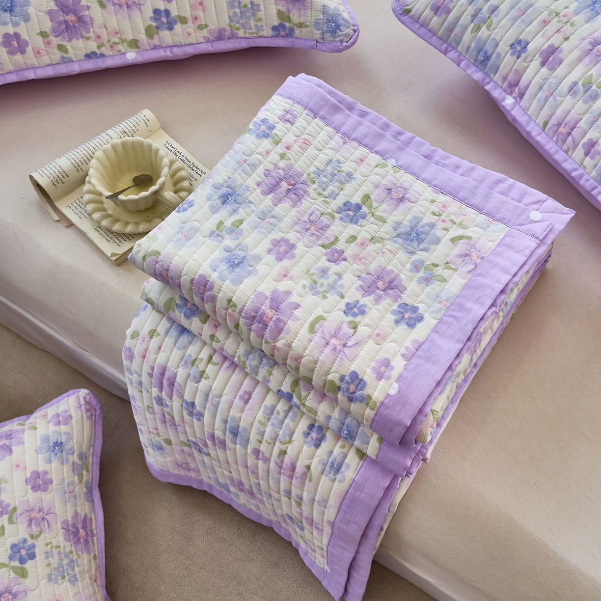 91家纺网 家纺一手货源 找家纺 暖萌 2025新款A类双棉100%全棉13372印花床盖系列 七彩炫舞