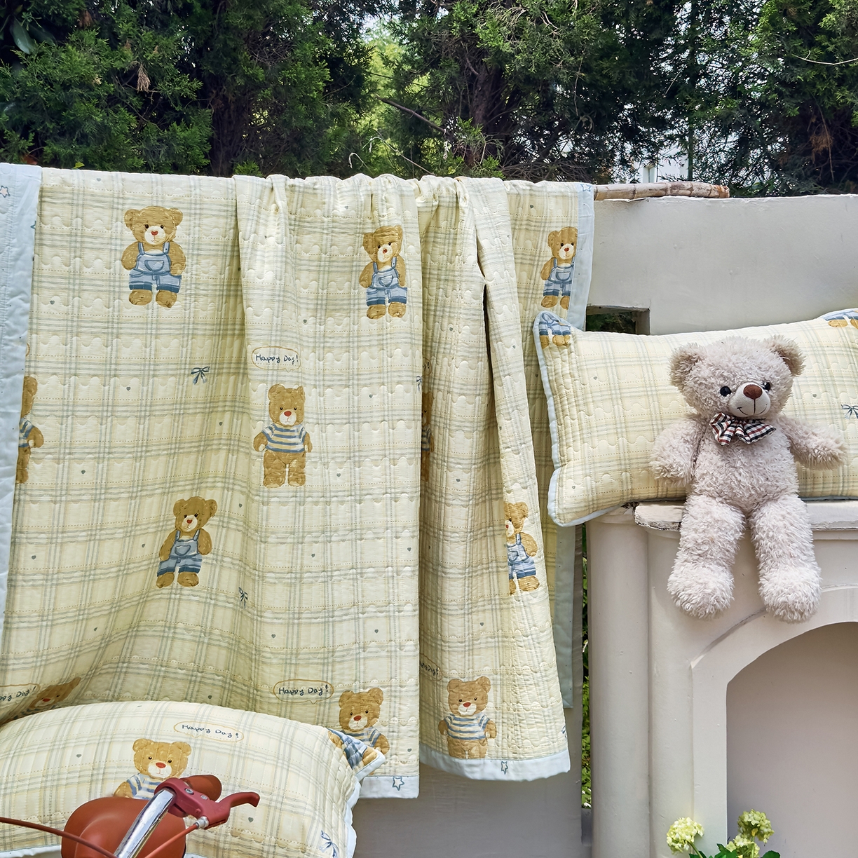 91家纺网 家纺一手货源 找家纺 暖萌 2025新款A类双棉100%全棉13372印花床盖系列 大版比利熊