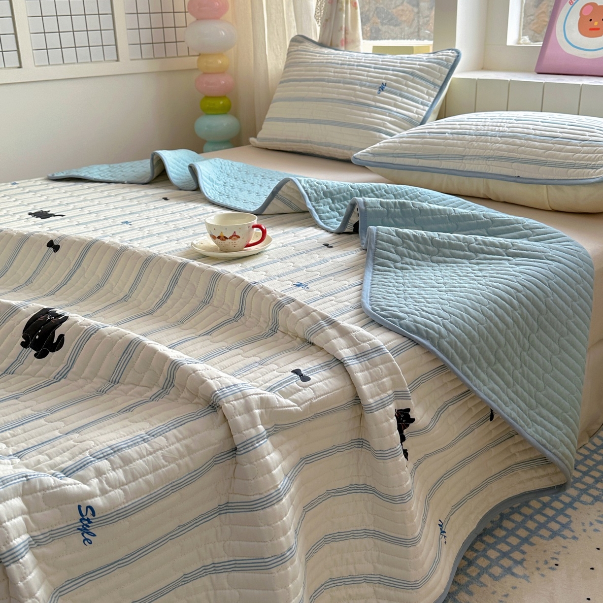 91家纺网 家纺一手货源 找家纺 暖萌 2025新款A类全棉棉花床盖印花系列三件套 黑白涂鸦