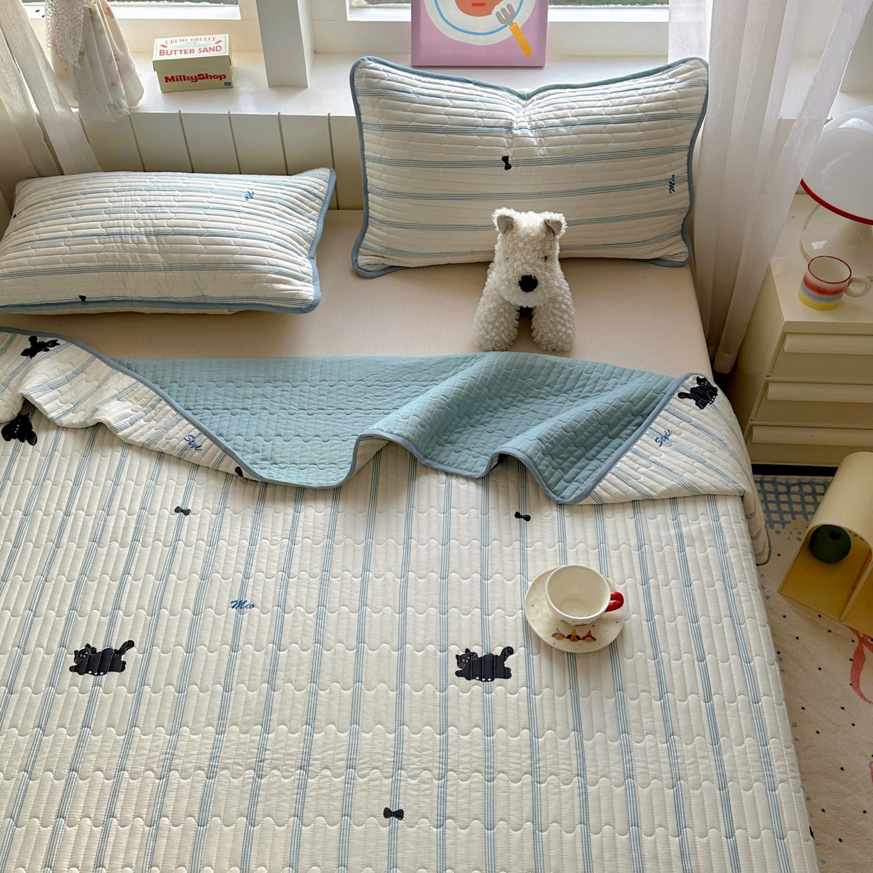 91家纺网 家纺一手货源 找家纺 暖萌 2025新款A类全棉棉花床盖印花系列三件套 黑白涂鸦