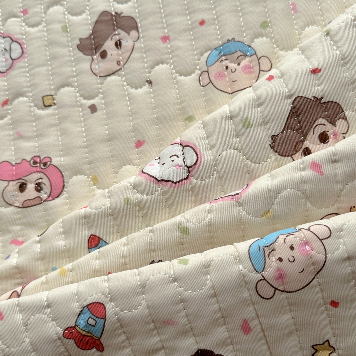 91家纺网 家纺一手货源 找家纺 暖萌 2025新款A类全棉棉花床盖印花系列三件套 糖果幼儿园