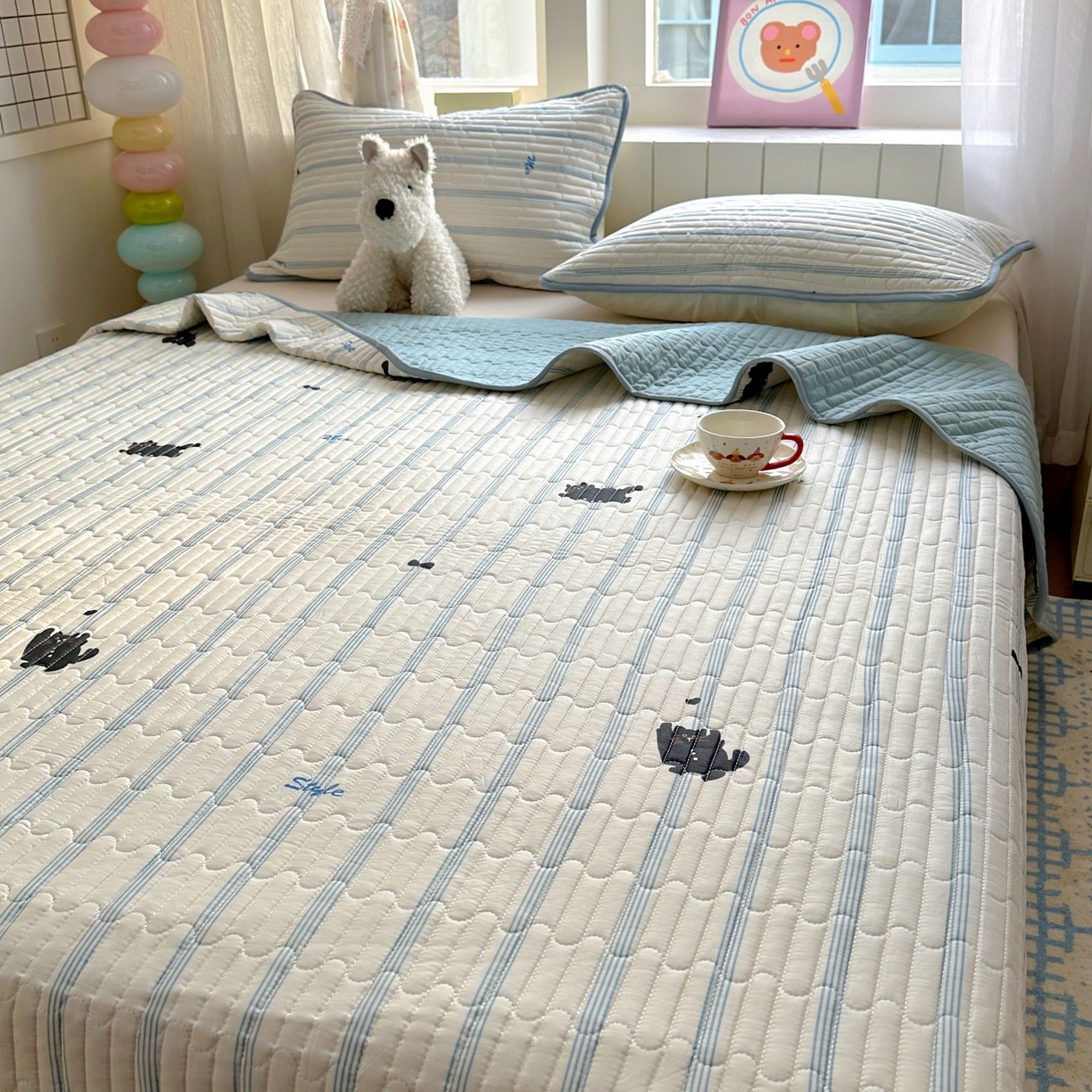 91家纺网 家纺一手货源 找家纺 暖萌 2025新款A类全棉棉花床盖印花系列三件套 黑白涂鸦