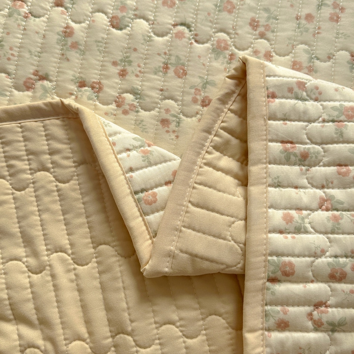 91家纺网 家纺一手货源 找家纺 暖萌 2025新款A类全棉棉花床盖印花系列三件套 觅秋