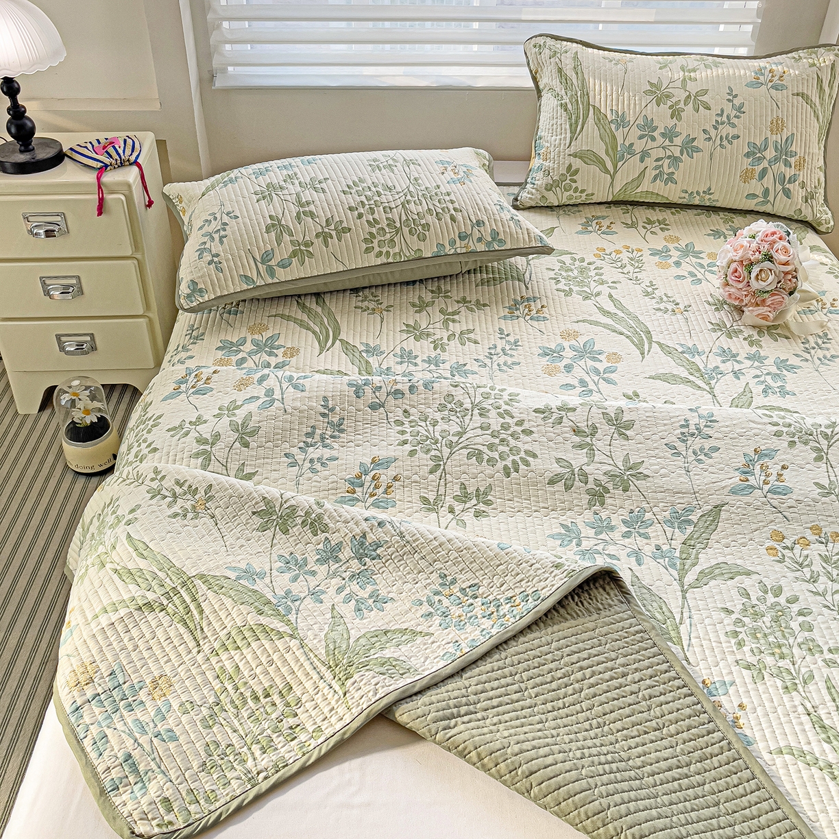 91家纺网 家纺一手货源 找家纺 暖萌 2025新款A类全棉棉花床盖印花系列三件套 仙草