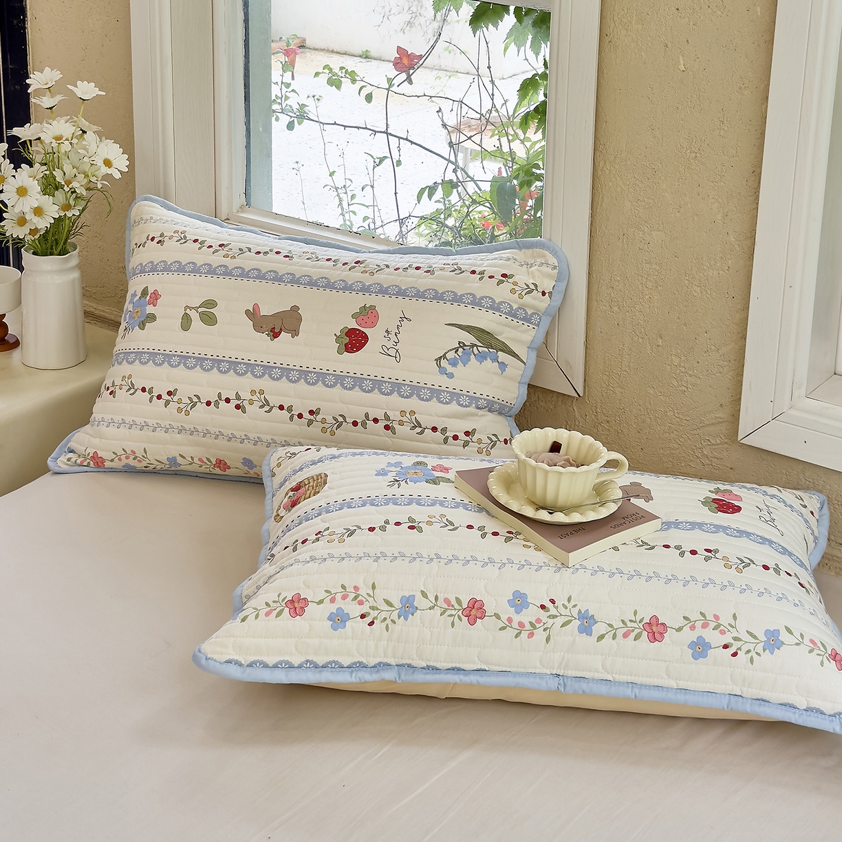 91家纺网 家纺一手货源 找家纺 暖萌 2025新款A类全棉棉花床盖印花系列三件套 浆果小兔