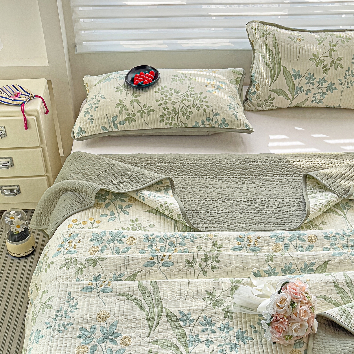 91家纺网 家纺一手货源 找家纺 暖萌 2025新款A类全棉棉花床盖印花系列三件套 仙草