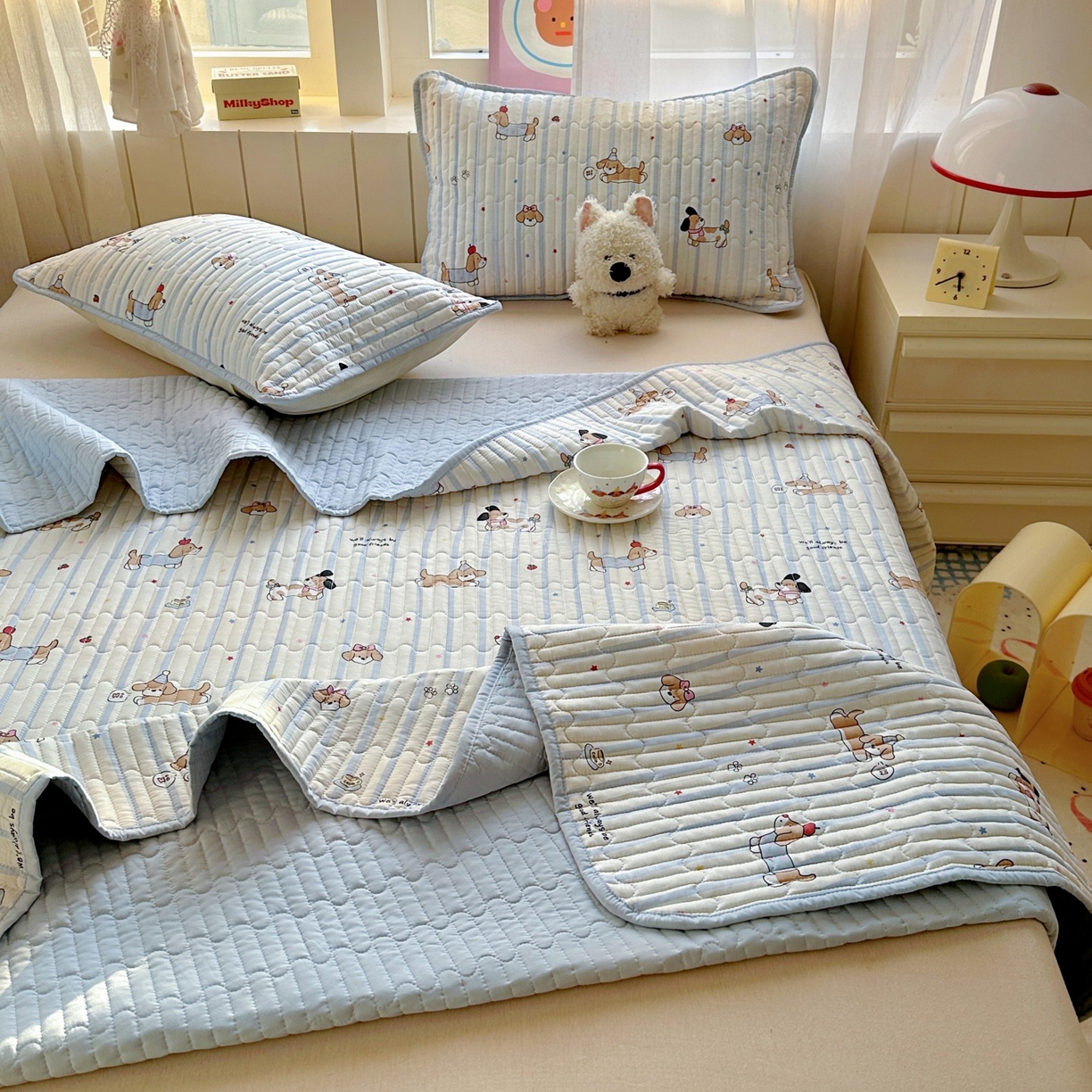 91家纺网 家纺一手货源 找家纺 暖萌 2025新款A类全棉棉花床盖印花系列三件套 糖纸童年