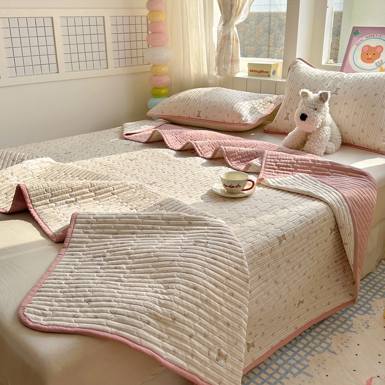 91家纺网 家纺一手货源 找家纺 暖萌 2025新款A类全棉棉花床盖印花系列三件套 碎花小熊