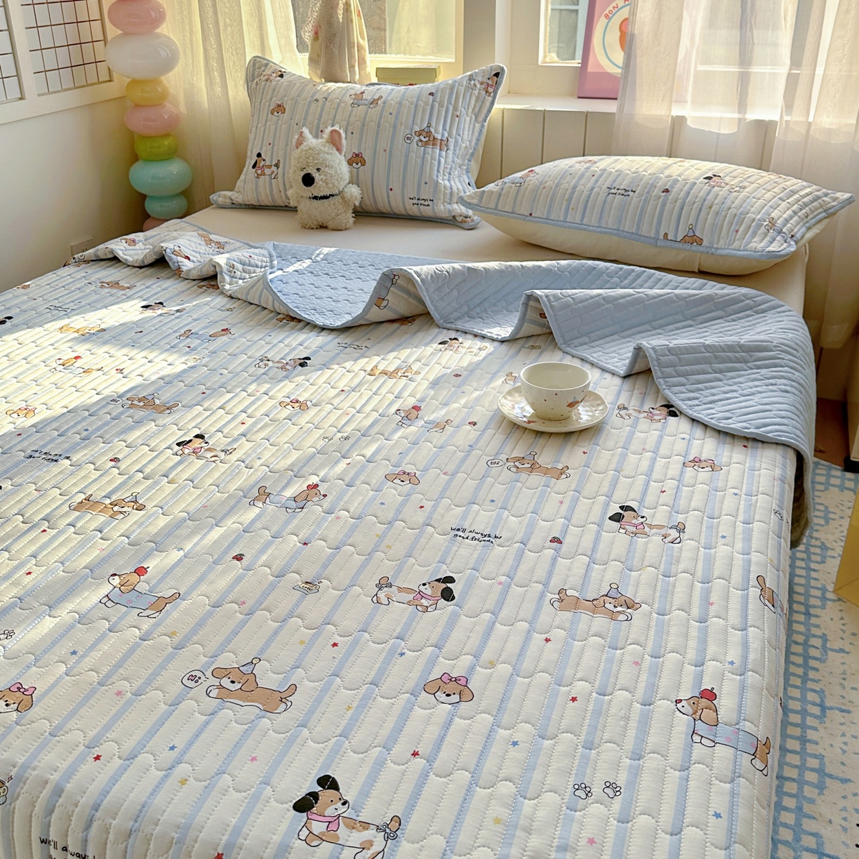 91家纺网 家纺一手货源 找家纺 暖萌 2025新款A类全棉棉花床盖印花系列三件套 糖纸童年