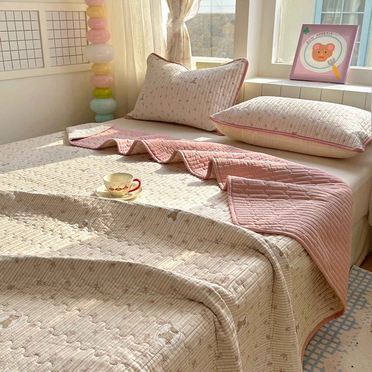 91家纺网 家纺一手货源 找家纺 暖萌 2025新款A类全棉棉花床盖印花系列三件套 碎花小熊