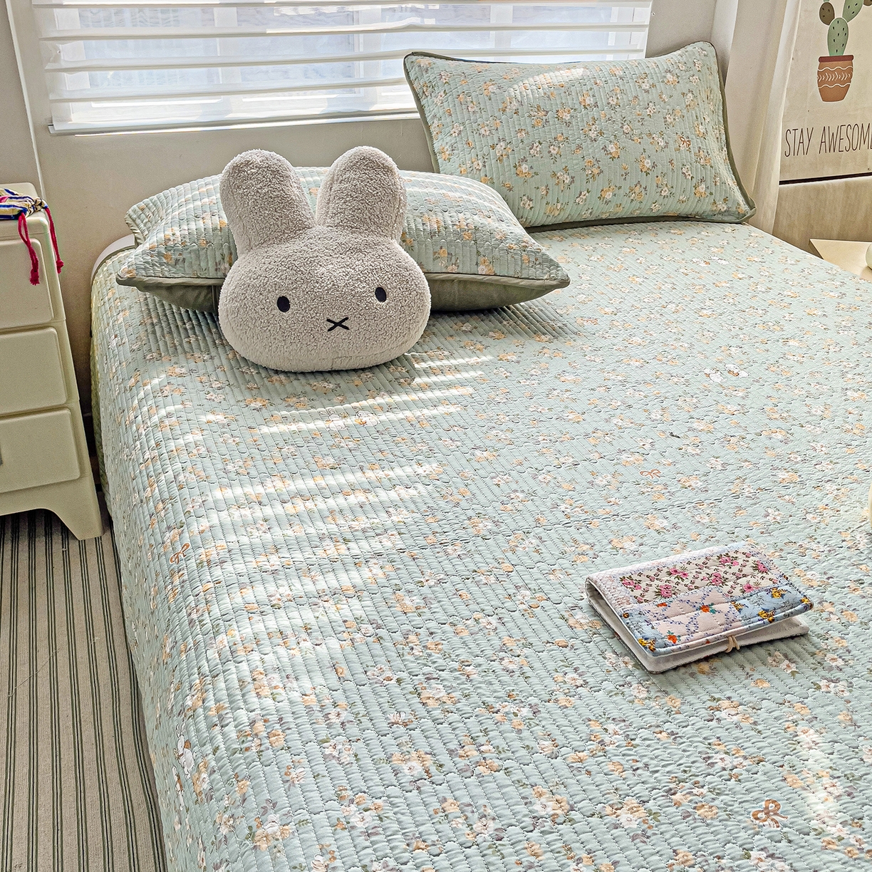 91家纺网 家纺一手货源 找家纺 暖萌 2025新款A类全棉棉花床盖印花系列三件套 花蜜-绿