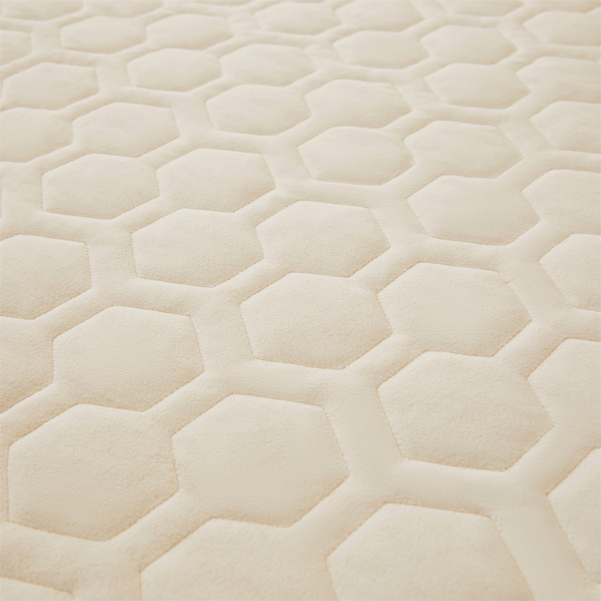 91家纺网 家纺一手货源 找家纺 （总）恒爱家纺 2025新款牛奶绒绗绣绣花床笠