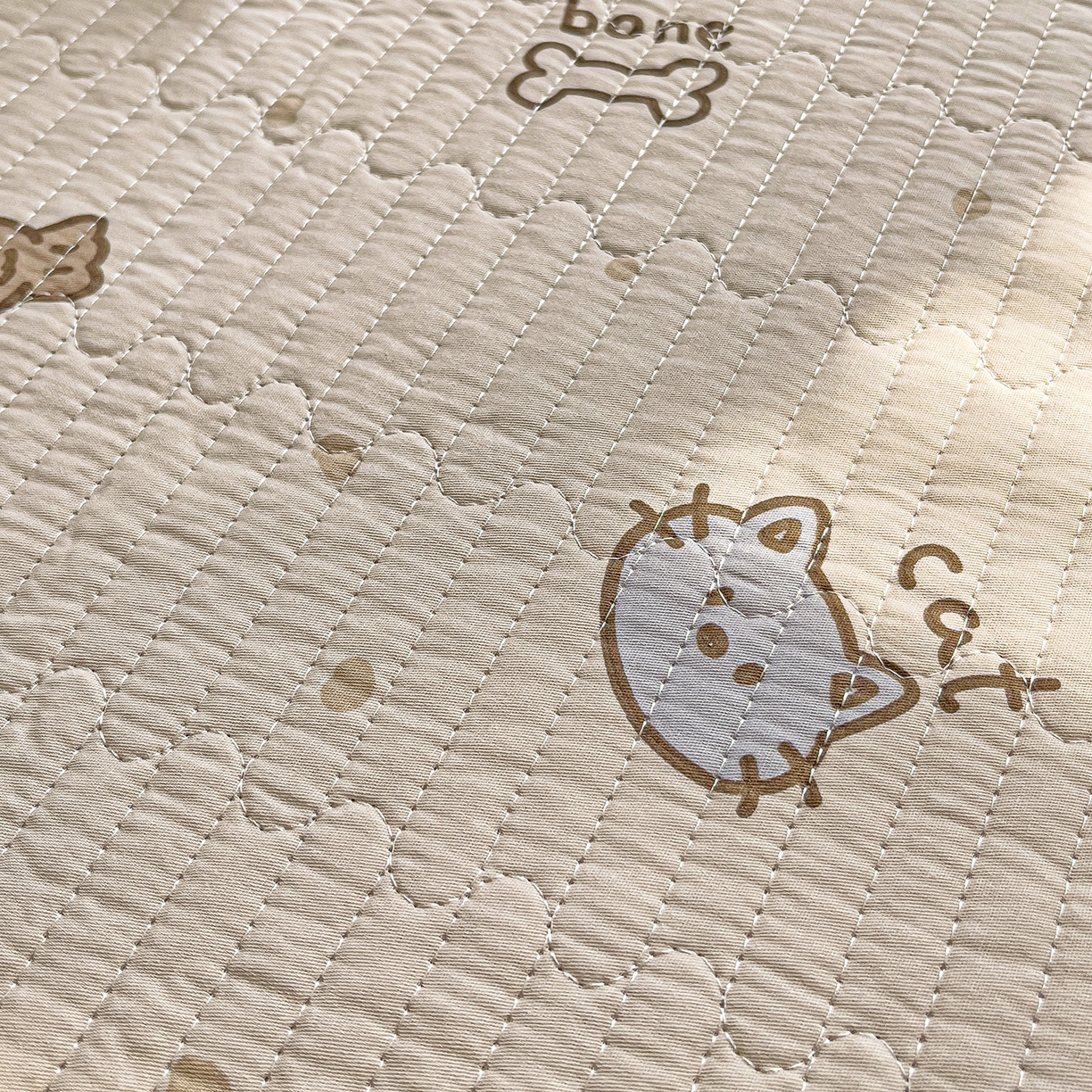 91家纺网 家纺一手货源 找家纺 暖萌 2025新款A类全棉棉花床盖印花系列三件套 宠物时间-米