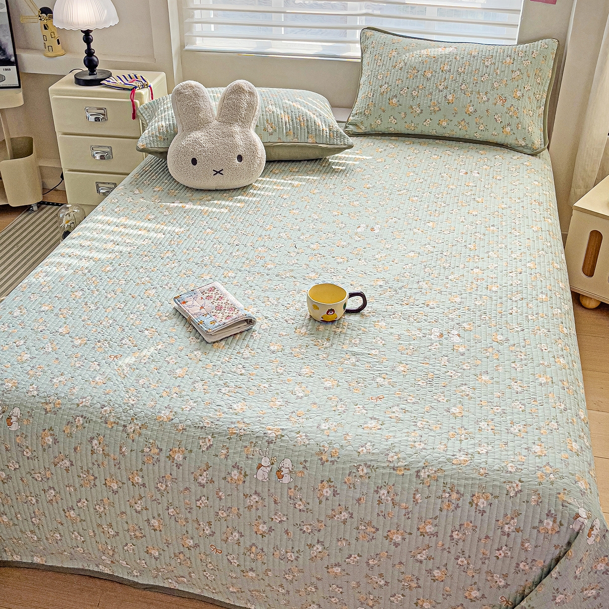 91家纺网 家纺一手货源 找家纺 暖萌 2025新款A类全棉棉花床盖印花系列三件套 花蜜-绿