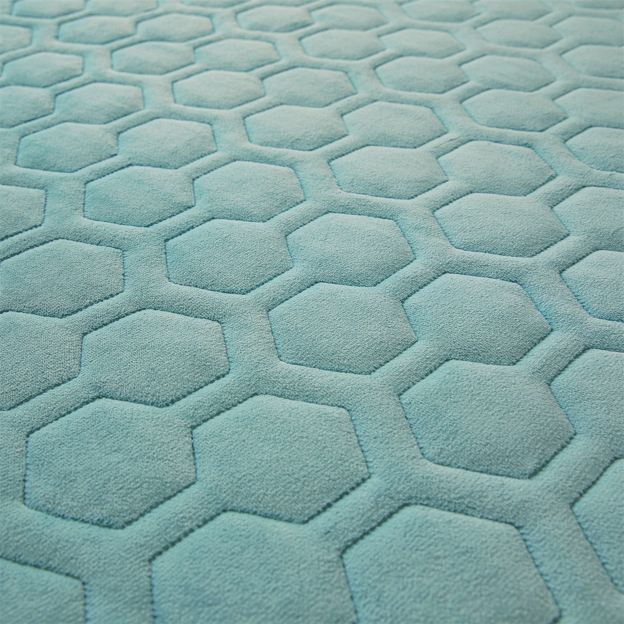 91家纺网 家纺一手货源 找家纺 恒爱家纺 2025新款牛奶绒绗绣绣花床笠 浅蓝