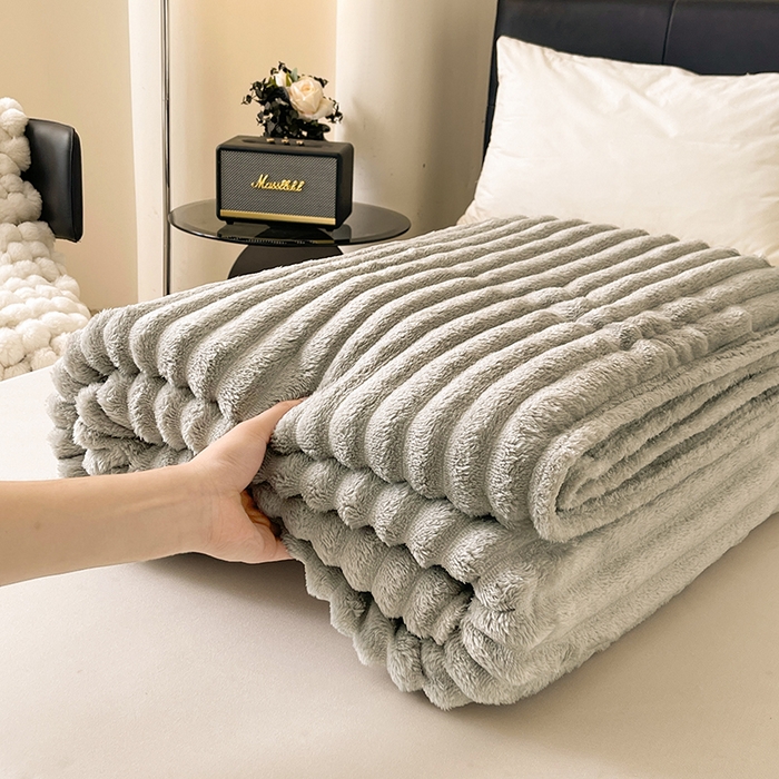 91家纺网 家纺一手货源 找家纺 （总）湘之帛 2025新款柔软兔毛绒毛毯盖毯毯子