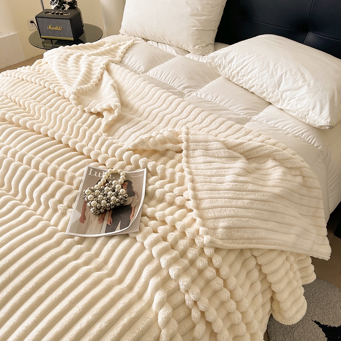 91家纺网 家纺一手货源 找家纺 湘之帛 2025新款柔软兔毛绒毛毯盖毯毯子 奶油白