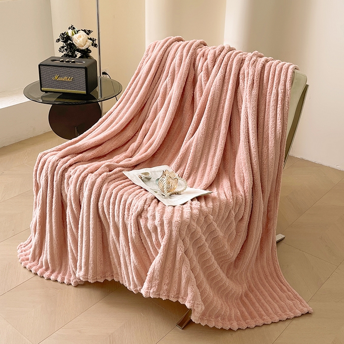 91家纺网 家纺一手货源 找家纺 湘之帛 2025新款柔软兔毛绒毛毯盖毯毯子 樱花粉