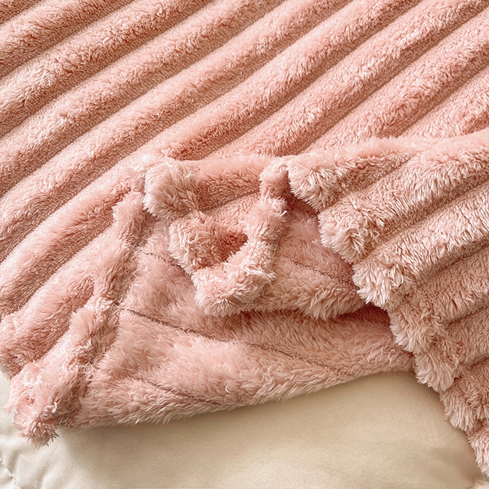 91家纺网 家纺一手货源 找家纺 湘之帛 2025新款柔软兔毛绒毛毯盖毯毯子 樱花粉