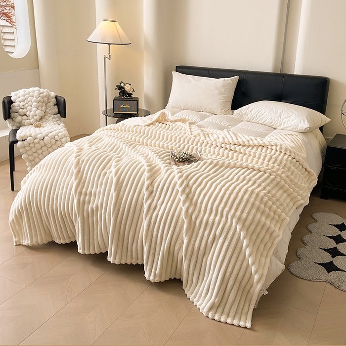 91家纺网 家纺一手货源 找家纺 湘之帛 2025新款柔软兔毛绒毛毯盖毯毯子 奶油白