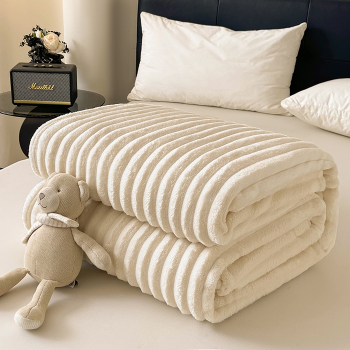 91家纺网 家纺一手货源 找家纺 湘之帛 2025新款柔软兔毛绒毛毯盖毯毯子 奶油白