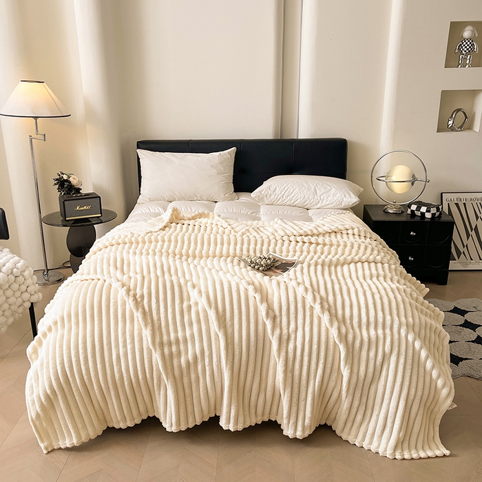 91家纺网 家纺一手货源 找家纺 湘之帛 2025新款柔软兔毛绒毛毯盖毯毯子 奶油白