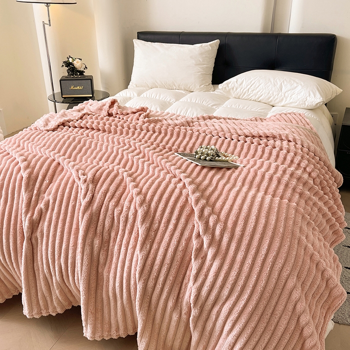 91家纺网 家纺一手货源 找家纺 湘之帛 2025新款柔软兔毛绒毛毯盖毯毯子 樱花粉