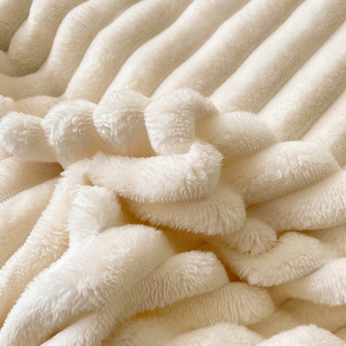 91家纺网 家纺一手货源 找家纺 湘之帛 2025新款柔软兔毛绒毛毯盖毯毯子 奶油白