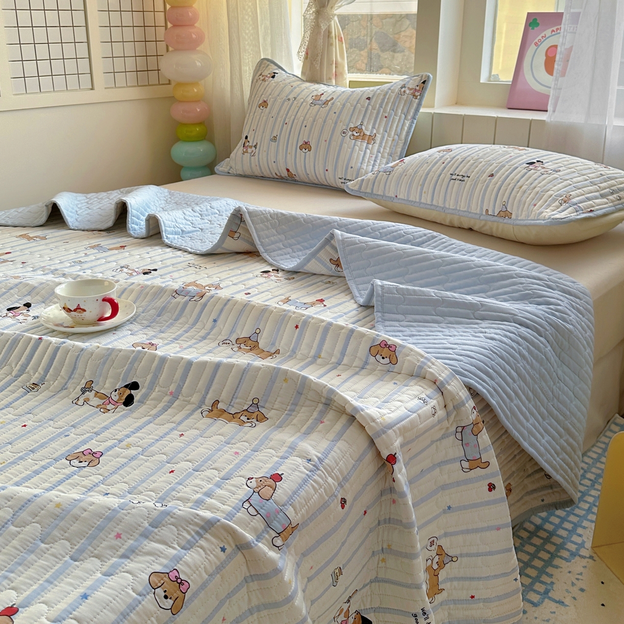 91家纺网 家纺一手货源 找家纺 暖萌 2025新款A类全棉棉花床盖印花三件套 糖纸童年