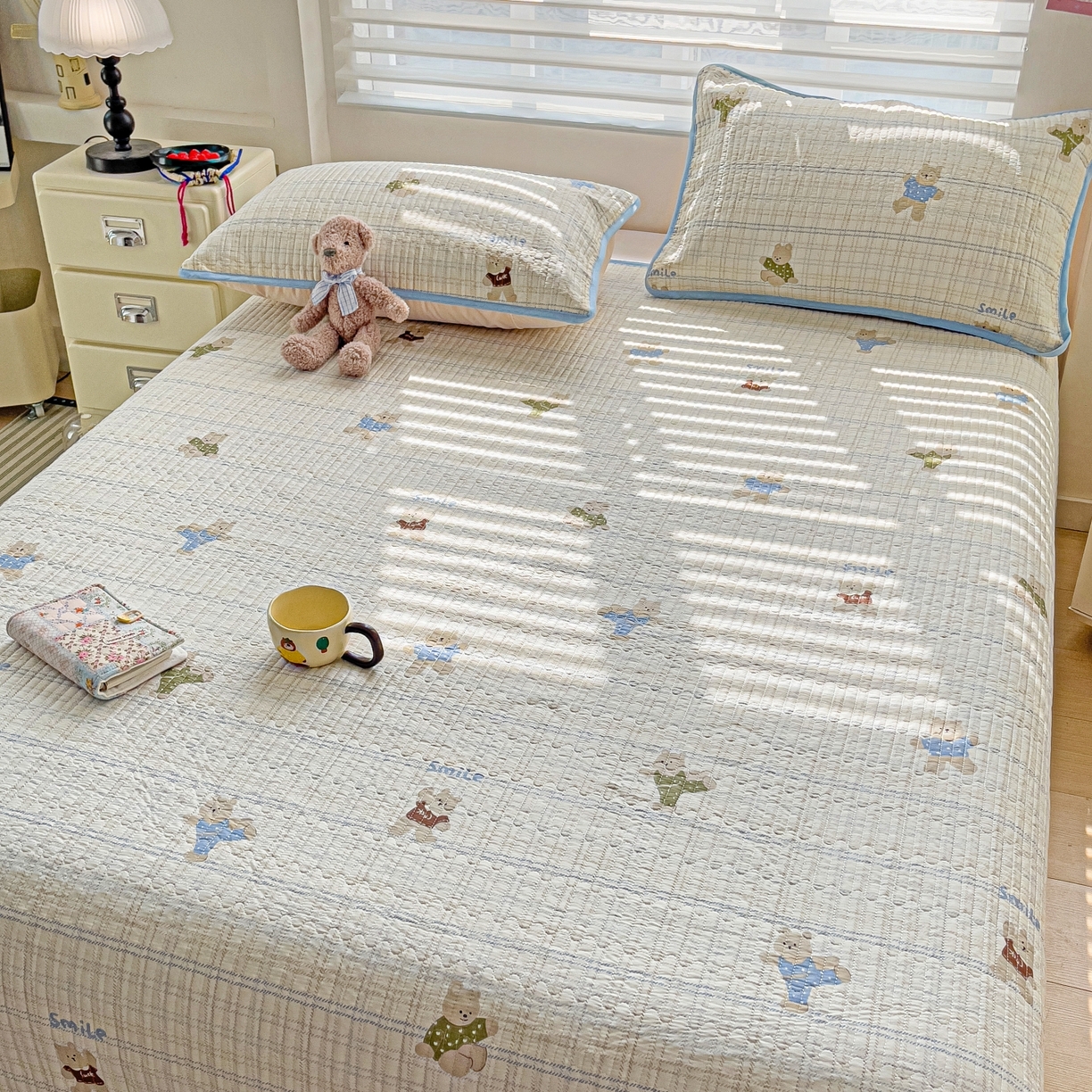 91家纺网 家纺一手货源 找家纺 暖萌 2025新款A类全棉棉花床盖印花三件套 比利熊