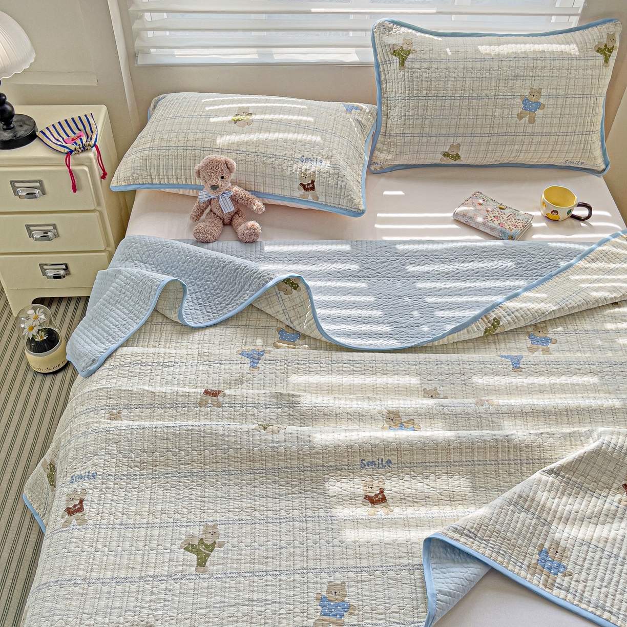 91家纺网 家纺一手货源 找家纺 暖萌 2025新款A类全棉棉花床盖印花三件套 比利熊