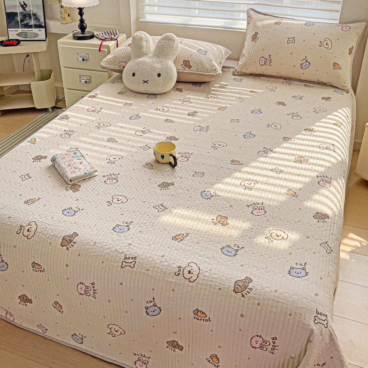 91家纺网 家纺一手货源 找家纺 暖萌 2025新款A类全棉棉花床盖印花三件套 宠物时间-米