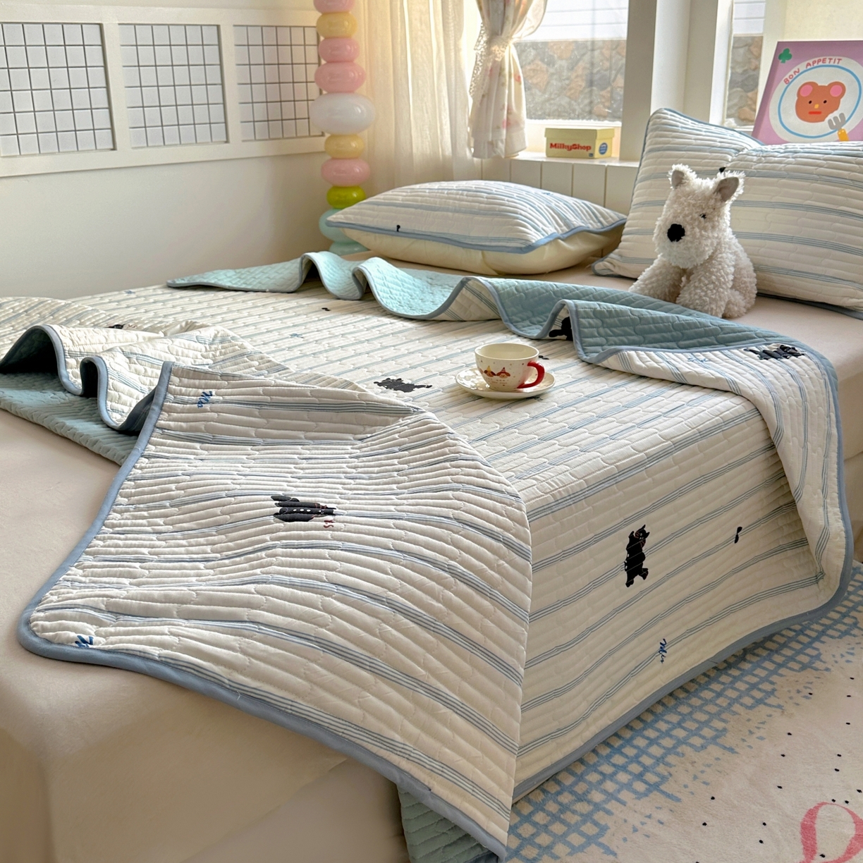 91家纺网 家纺一手货源 找家纺 暖萌 2025新款A类全棉棉花床盖印花三件套 黑白涂鸦