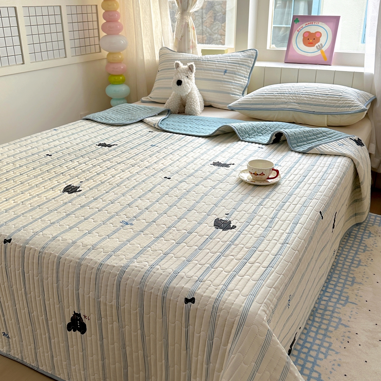 91家纺网 家纺一手货源 找家纺 暖萌 2025新款A类全棉棉花床盖印花三件套 黑白涂鸦